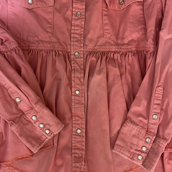 We The Free Pink Button-Up Shirt Size Medium - Picture 3 of 5